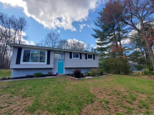 47 Blacksmith Dr, Gales Ferry, CT 06339-1706
