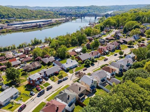 281 Grandview Way, North Charleroi, PA 15022-1108