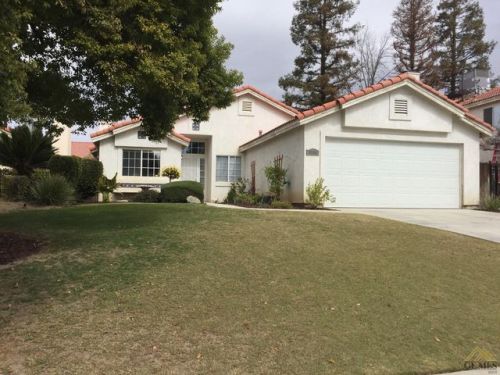 8700 Fox Run Dr, Bakersfield, CA 93312-4009