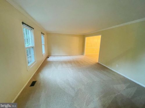 9469 Lapstrake Ln, Springfield VA  22015-4214 exterior