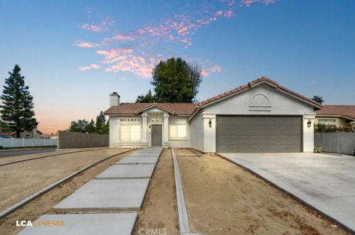 815 Harvest Crk Rd, Bakersfield CA  93312-4042 exterior