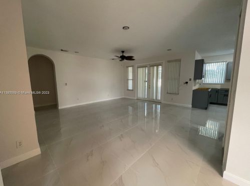 14511 33rd Ct, Hollywood FL  33027-3728 exterior