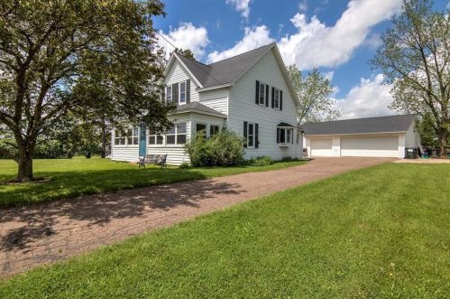 525 Kennedy Ct, Brackett, WI 54742-5038