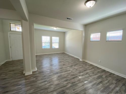 301 Emerald Creek Dr, Fort Worth TX  76131 exterior