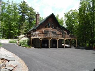 14 Ruffed Grouse Dr, Hawley, PA 18438-6796
