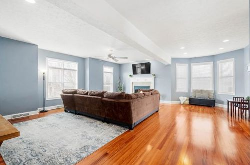 500 Pappan Dr, Imperial, PA 15126-1272