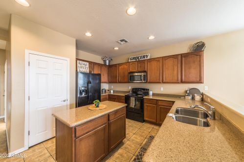 22831 Hopi St, Buckeye, AZ 85326-4086