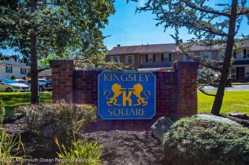 5 Kingsley Way, East Freehold, NJ 07728-1627