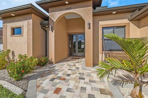 1129 2nd St, Cape Coral, FL 33909-3607