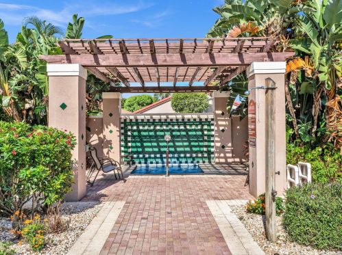 6840 Lismore Ave, Boynton Beach FL  33437-6441 exterior