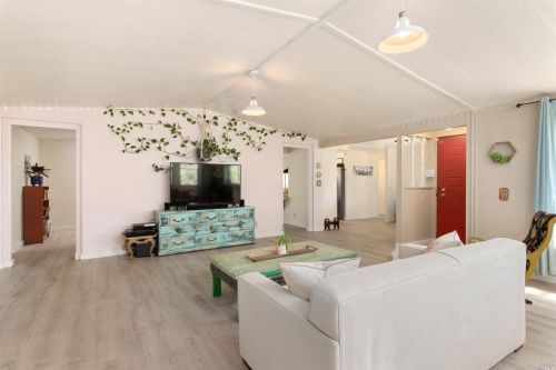 675 Starr Dust Ct, Lakeport CA  95453-6976 exterior