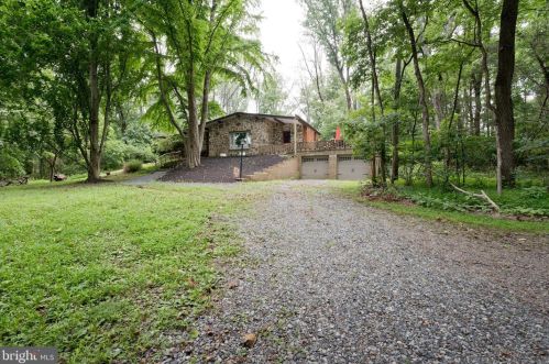 2746 Yost Rd, Perkiomenville, PA 18074-9580