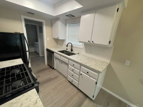 807 Chevy Chase Dr, Glendale CA 91205-3018 exterior