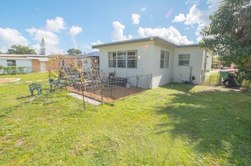 6651 25 St, Hollywood FL 33023-2738 exterior