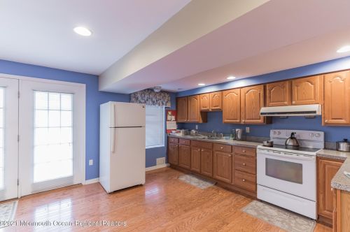 139 Princeton Oval, East Freehold NJ  07728-5338 exterior