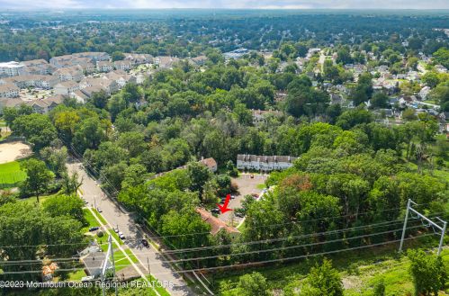 26 Westbrook Ct, Roselle NJ  07203-2470 exterior
