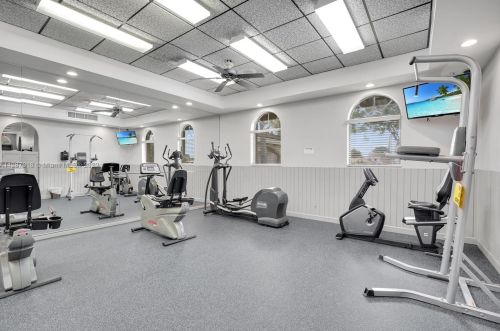 18126 61st Pl, Hialeah FL  33015-5601 exterior