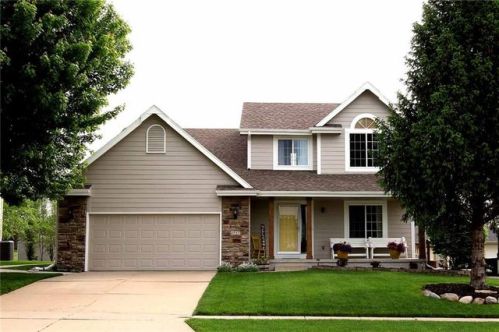 2717 Sunnybrooke Dr, Ankeny, IA 50023-8840