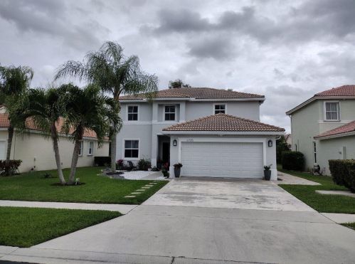 6705 Stonecreek St, West Palm Beach, FL 33413-3408