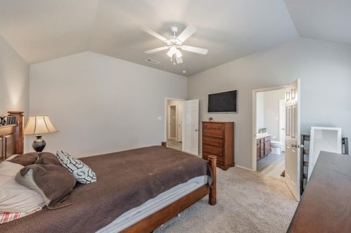 916 Raleigh Path Rd, Denton TX 76208-2907 exterior