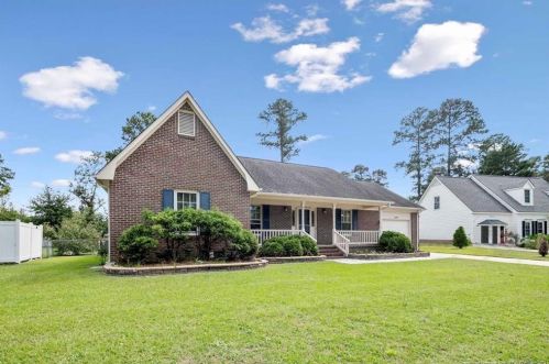 6009 Lakeway Dr, Fayetteville, NC 28306-9754