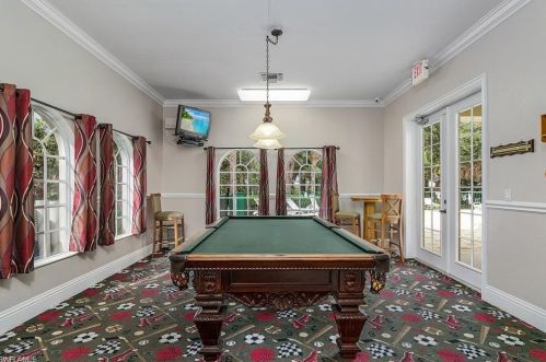 3915 Aurora Ct, Naples FL  34116-7323 exterior