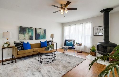 2070 Cable St, San Diego CA 92107-3313 exterior