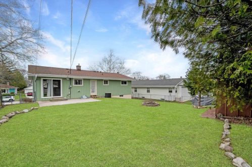 1106 Orchard Dr, Manitowoc WI  54220-1935 exterior