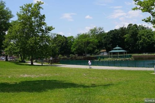 94 Maitland Pl, Outwater NJ  07026-1230 exterior