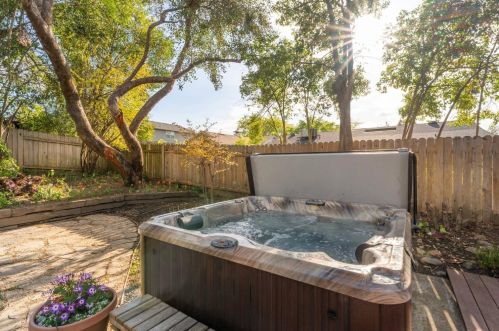 8648 Timber Ct, Citrus Heights CA  95662-4451 exterior