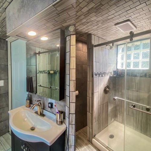 1204 Riverview Dr, Verona PA  15147-1915 exterior