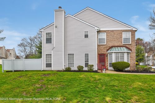 284 Fairfield Pl, Morganville, NJ 07751-1706