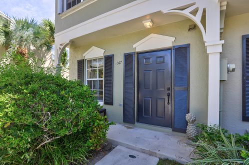 1067 Kokomo Key Ln, Delray Beach FL  33483-6035 exterior