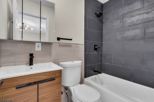 87 Melville Pl, Irvington NJ  07111-3048 exterior