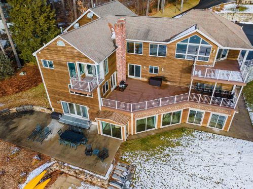 12 Arlington Pond Ct, Salem, NH 03079-1702