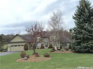 4424 Silkweed Cir, Manlius, NY 13104-9200