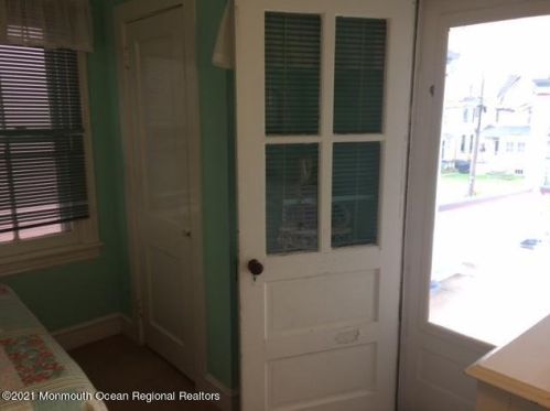 11 Bath Ave, Ocean Grove, NJ 07756-1604