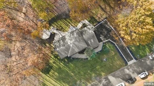 37 Tara Ln, Montville Township NJ  07045-9699 exterior