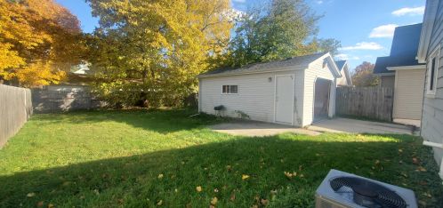 6702 53rd St, Milwaukee, WI 53223-6022