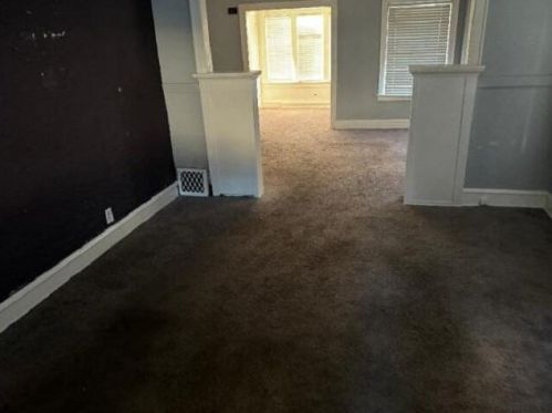 2802 Melvina St, Milwaukee WI  53216-2647 exterior