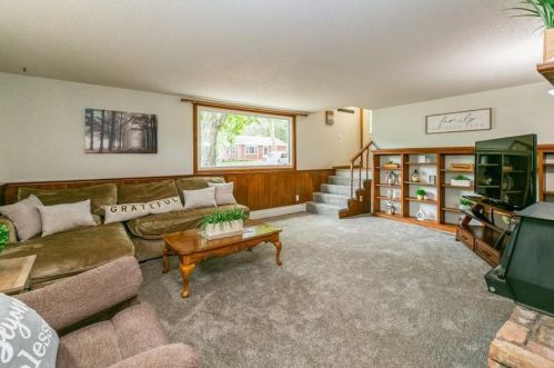 4793 Campbell Ave, Saint Paul, MN 55110-2914