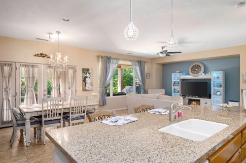 81160 Victoria Ln, La Quinta CA  92253-9351 exterior