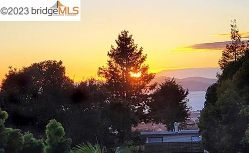 2325 Oak St, Berkeley CA  94708-1697 exterior