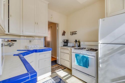 1501 Grove St, San Diego CA 92102-1439 exterior