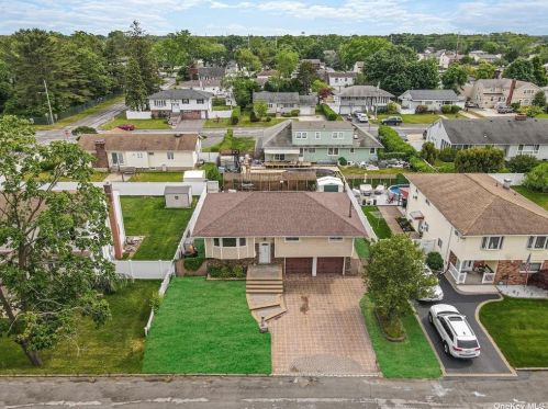 452 Outlook Ave, Babylon NY  11704-4312 exterior