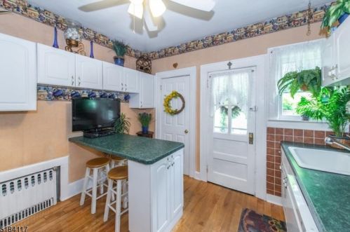 15 Floyd Rd, Verona NJ  07044-2521 exterior