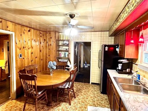 412 Pless Way, Saltsburg PA  15681-8979 exterior