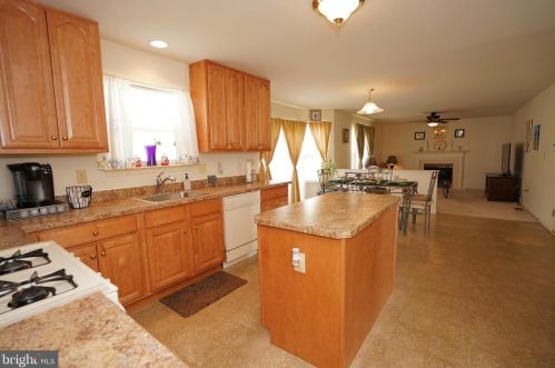 1941 Canyon Creek Rd, Gilbertsville PA  19525-7002 exterior