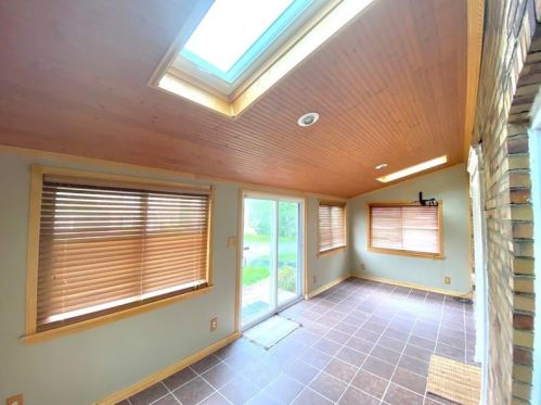 524 Wildwood Ave, New Castle PA  16105-2440 exterior