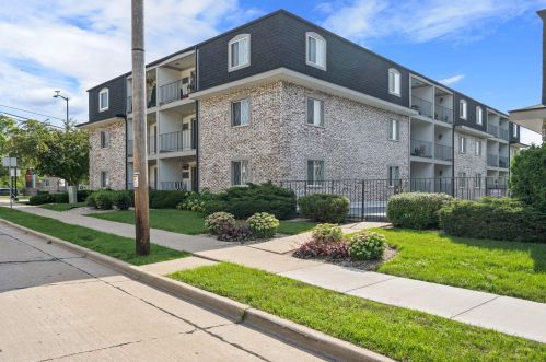 237 Madison St, Waukesha WI  53188-7033 exterior